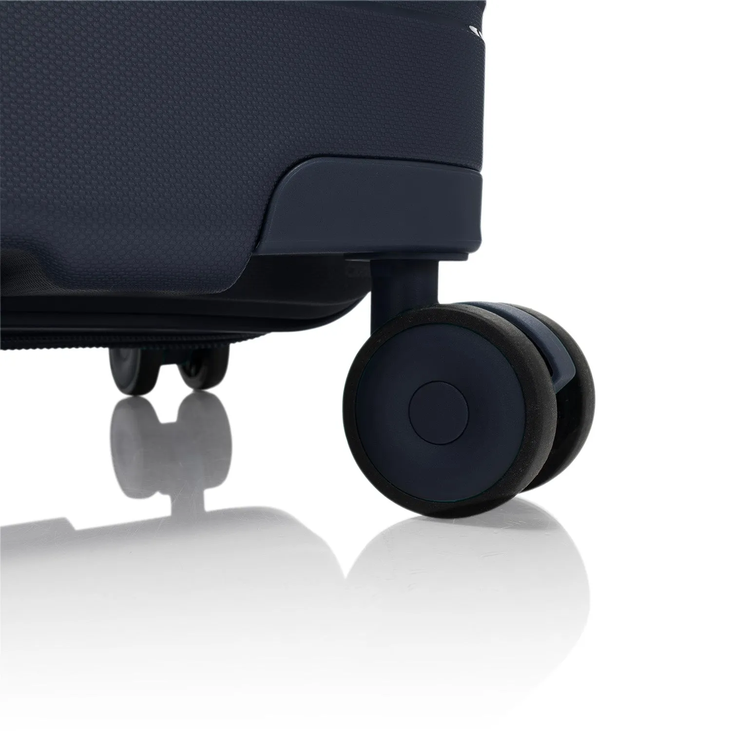 Fortis 30" Luggage