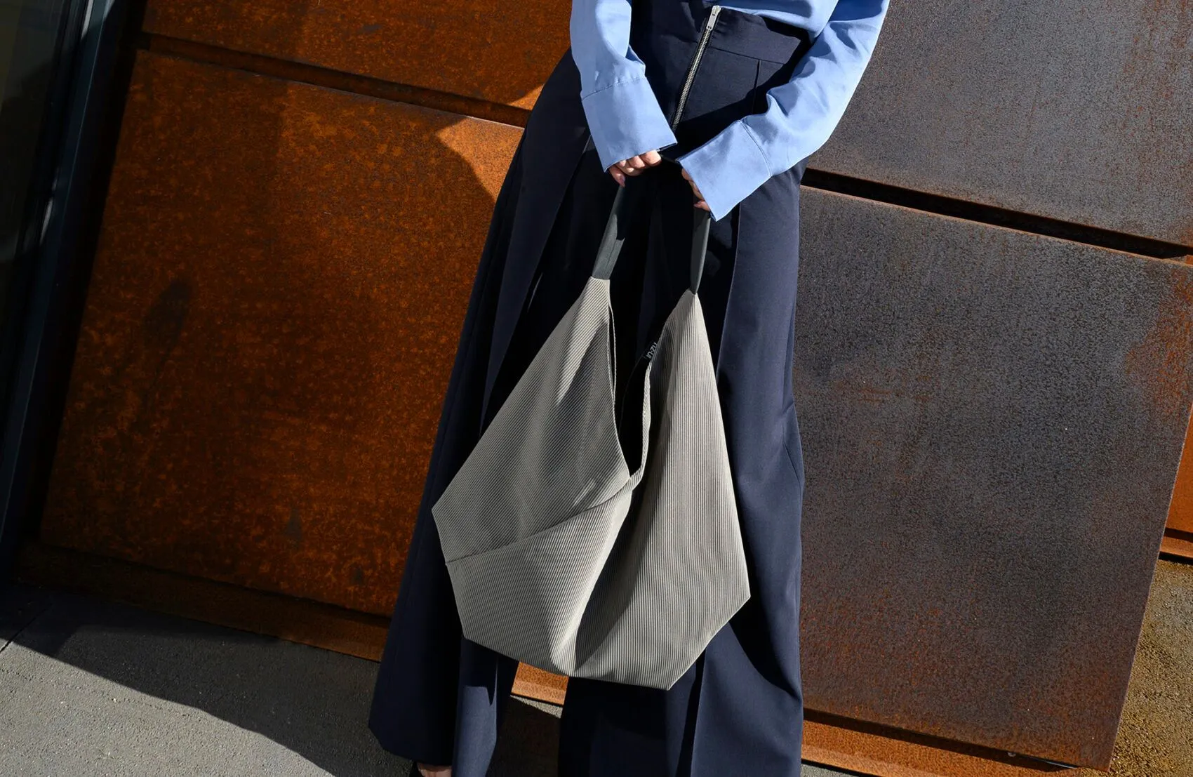 InZu Bevel Bag White Hive